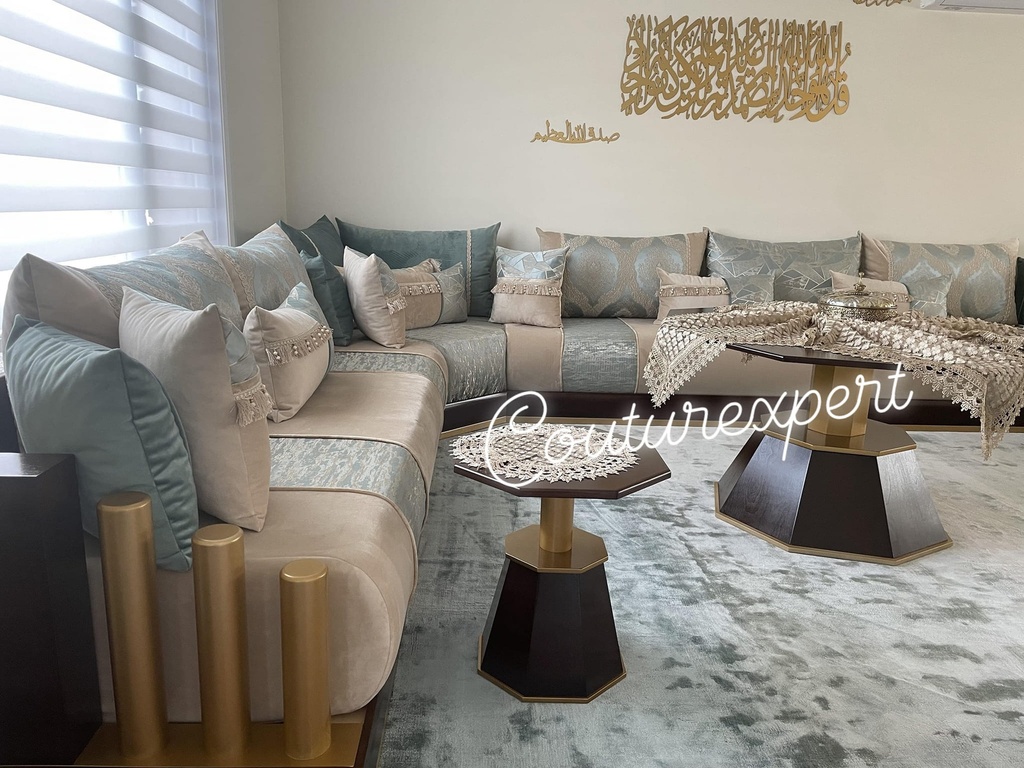 Grand Ensemble Canapé Marocain En Velours Noir – 6 Places Avec Table Et Poufs